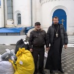 Сотрудники Одигитриевского храма передали на епархиальный склад партию гуманитарной помощи