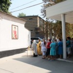 В Аксайской больнице клирики Одигитриевского храма совершили молебен святому великомученику и целителю Пантелеимону