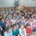 Ученики воскресной школы Одигитриевского храма Аксая представили кукольный спектакль воспитанникам детского сада