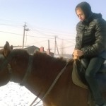 Молодежь Одигитриевского прихода посетила конно-спортивную казачью школу в поселке Российский